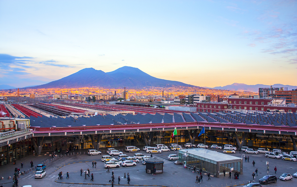 stazione ferroviaria napoli